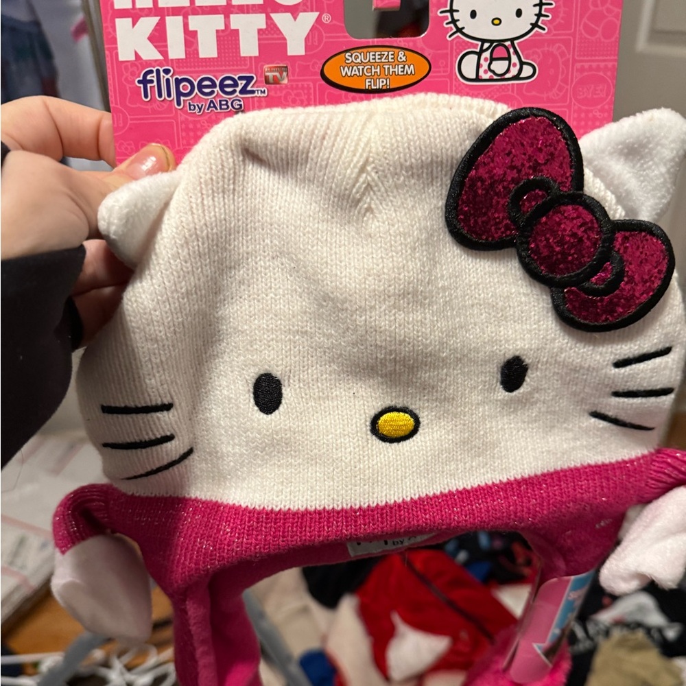 Hello Kitty, winter hat, squeezable, moving hands
